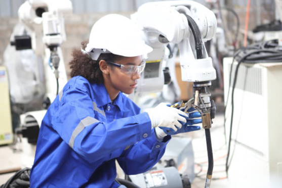 Engineering AI & Decision-Support Solutions